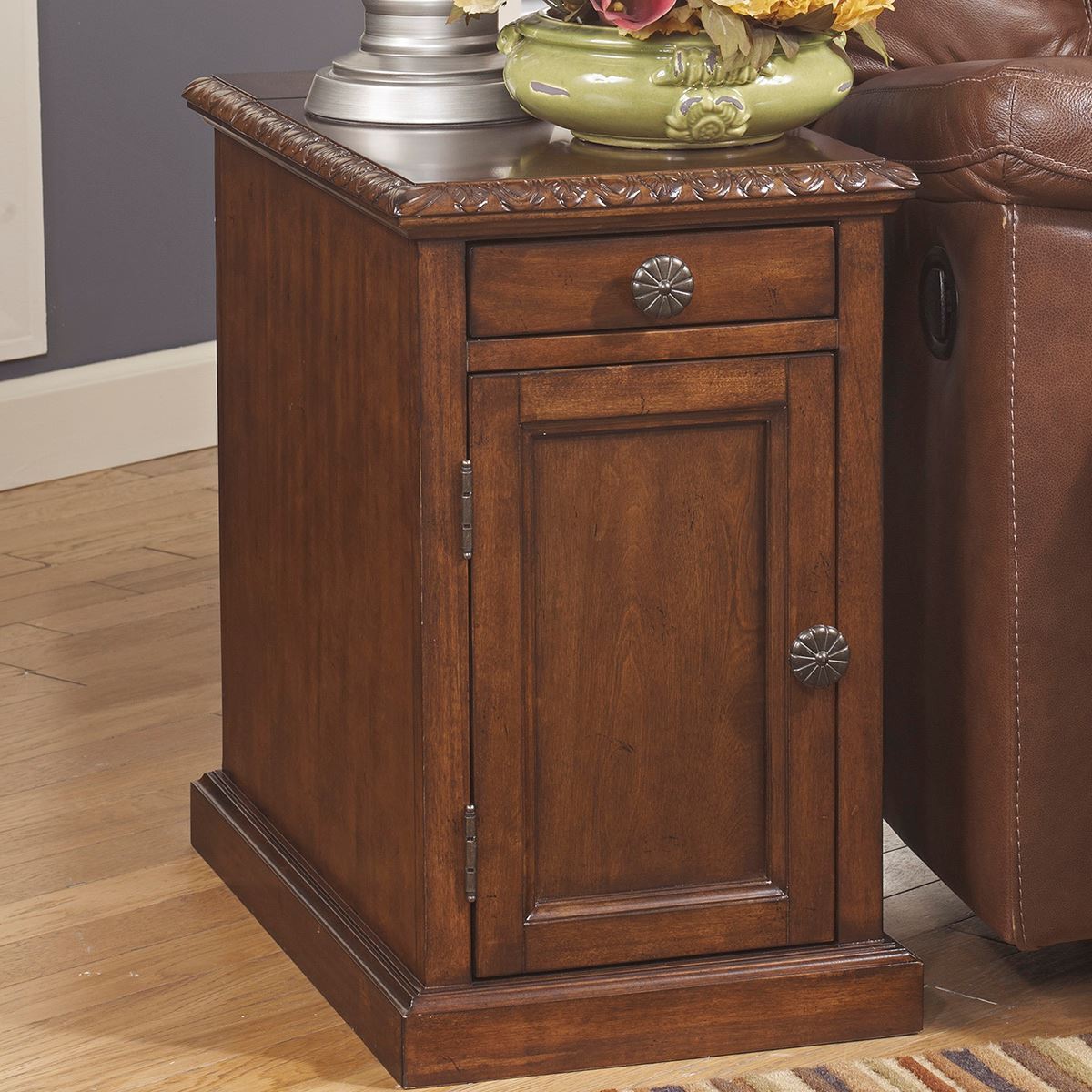 Davis Chairside Table With Usb Davis Chairside Table With Usb