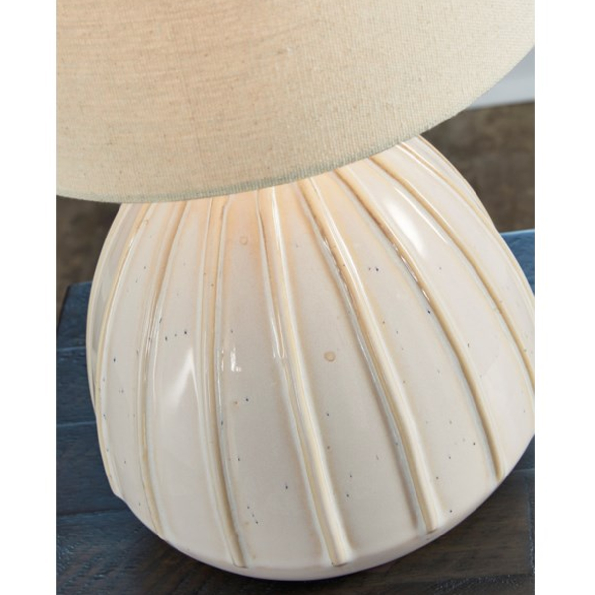 Picture of GRANTNER CREAM TABLE LAMP