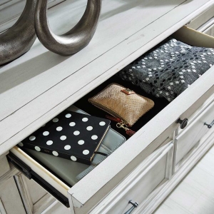 Picture of KARENA CHEST