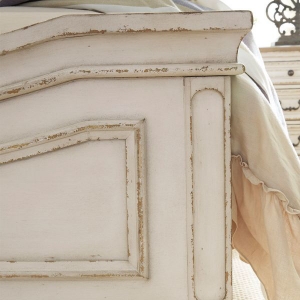 Picture of ROSLYN QUEEN UPHOLSTERED BED