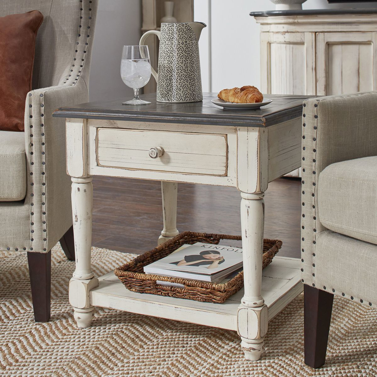 Picture of HINSDALE GRY END TABLE