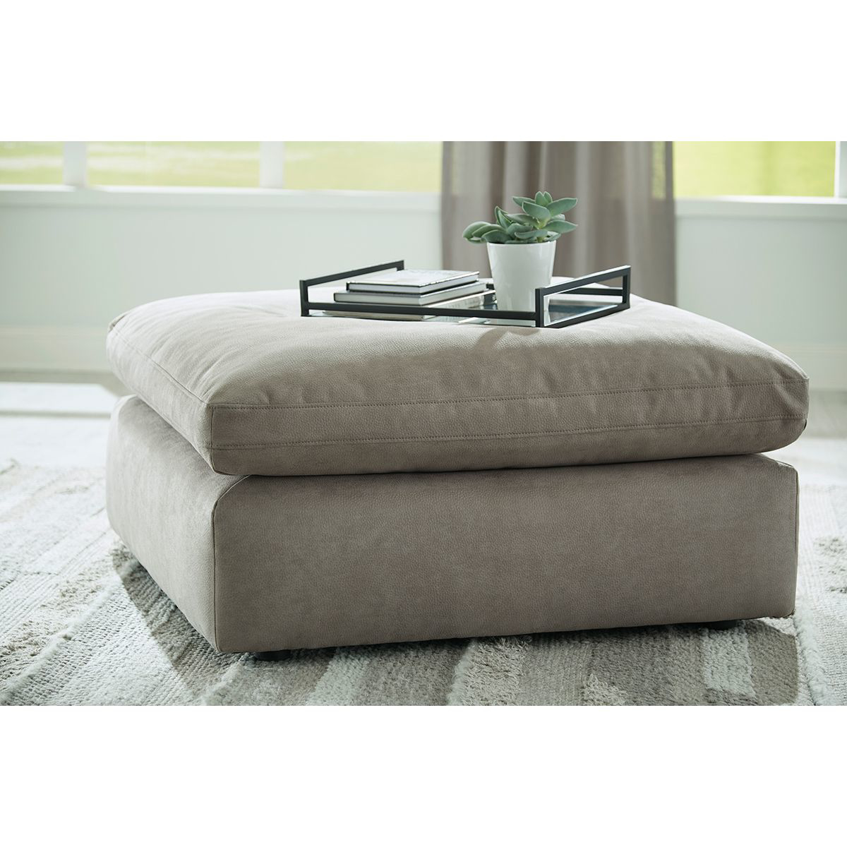 Picture of CHICAGO ACCENT OTTOMAN