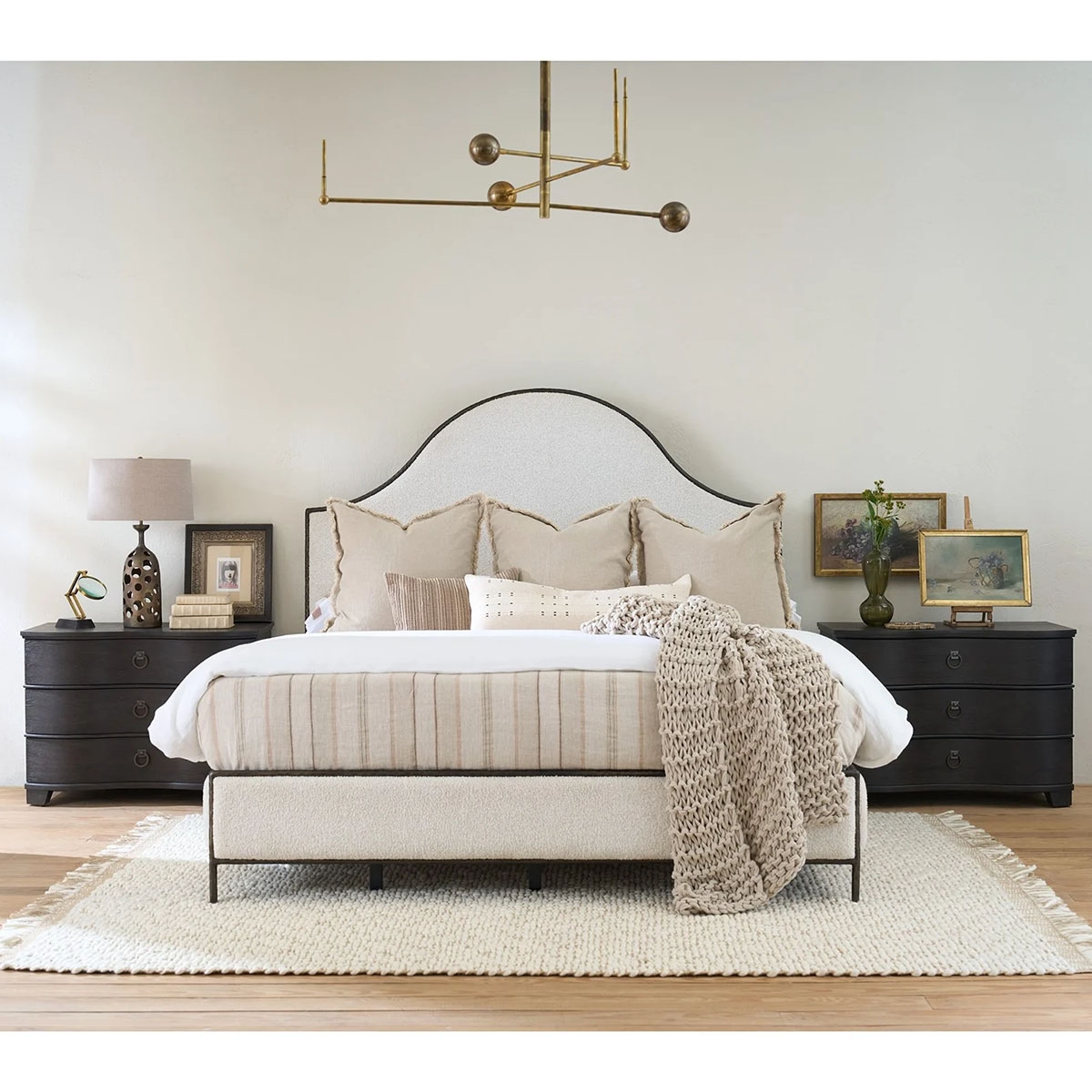 Picture of GRIFFITH PARK UPHOLSTERED QUEEN BED