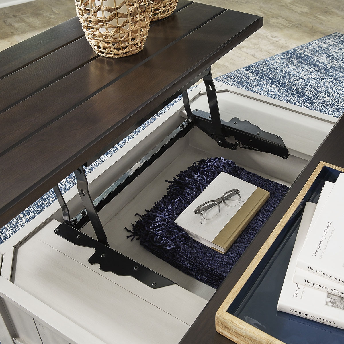 Picture of DARBON LIFT TOP COCKTAIL TABLE
