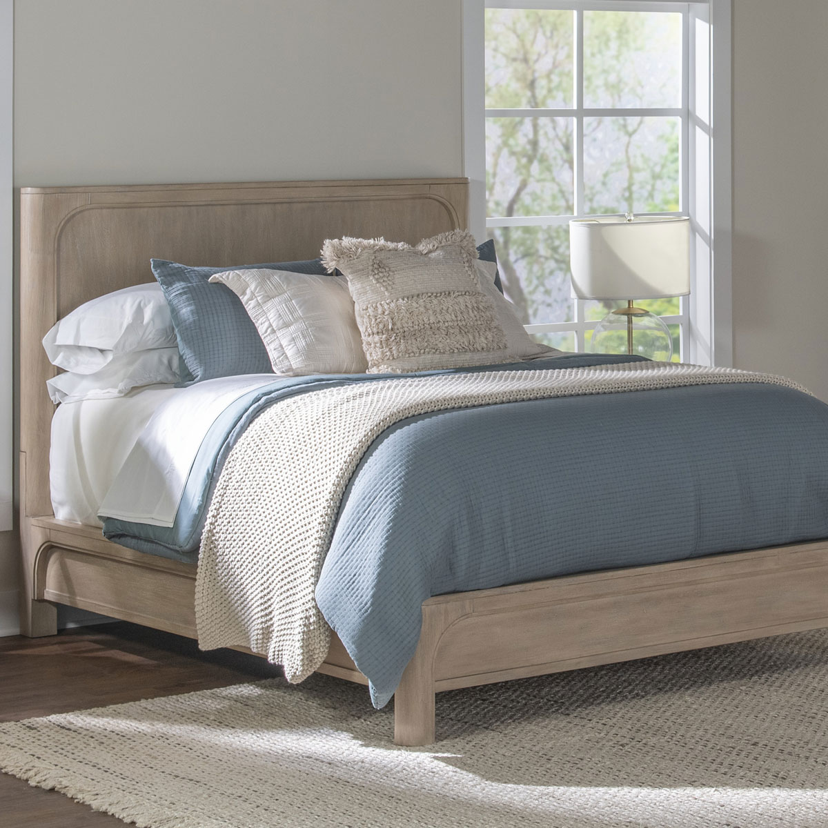 Solano King Bed